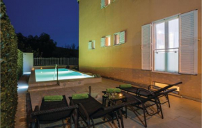 Three-Bedroom Holiday Home in Mlini